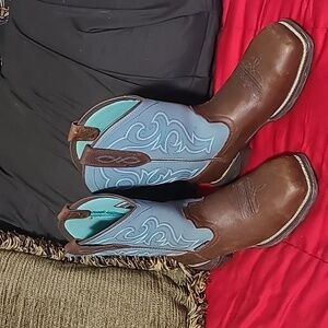 ARIAT BOOTS SIZE 7B OIL/SLIP RESISTANT